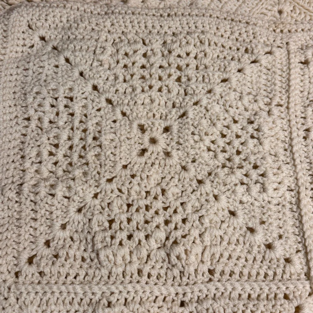 Janet Glardon Hand Crochet Afghan Heart Pattern OffWhite Cream Blanket 53x63 Vtg